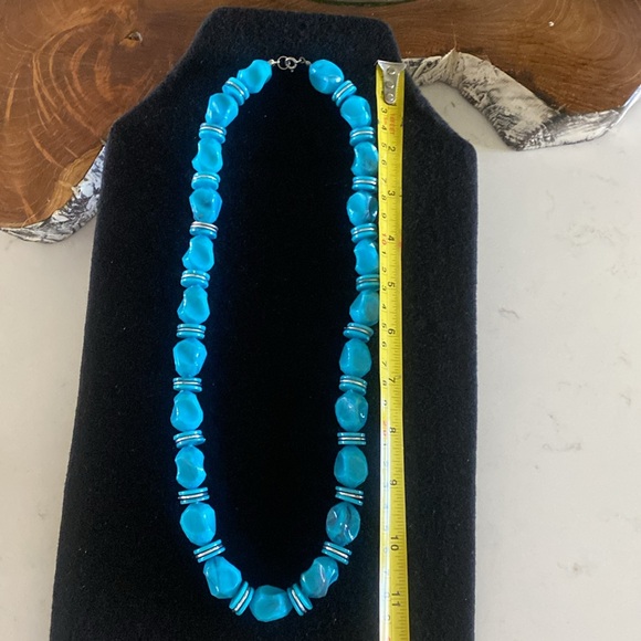 Vintage Turquoise Necklace and Earrings Set. Made in Hong Kong. Plastic/Lucite - Picture 5 of 6